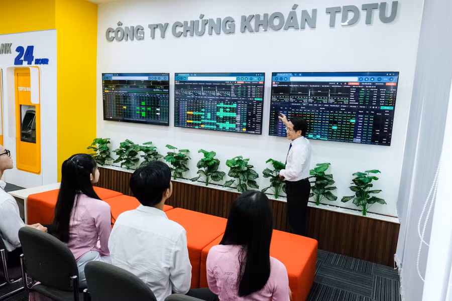 nang-luc-so-tro-thanh-xuong-song-cua-dao-tao-dai-hoc-2.jpg