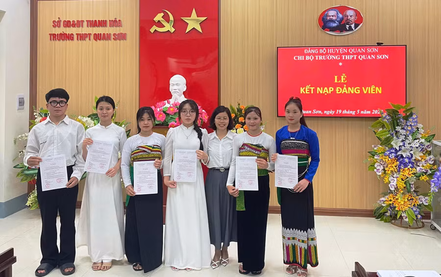 nhung-hat-giong-do-lon-len-tu-nui-rung-3.jpg