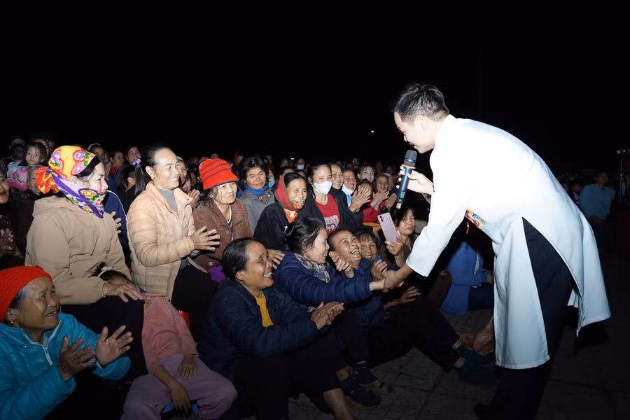 Tình yêu của khán giả là động lực để người nghệ nhân trẻ tiếp tục bước chậm nhưng đi xa trong hành trình lan tỏa di sản quê hương.