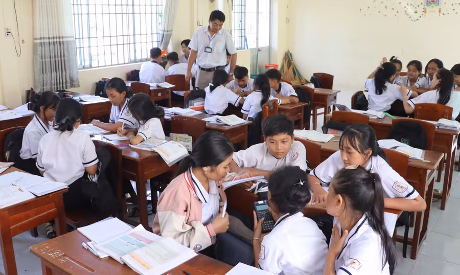 giai-bai-toan-thieu-giao-vien-tu-dot-pha-chinh-sach-1.jpg