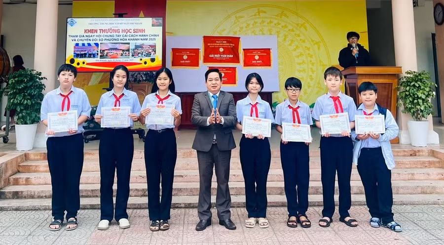 linh-hoat-cho-truong-hoc-tang-giam-sat-xa-hoi-1.jpg