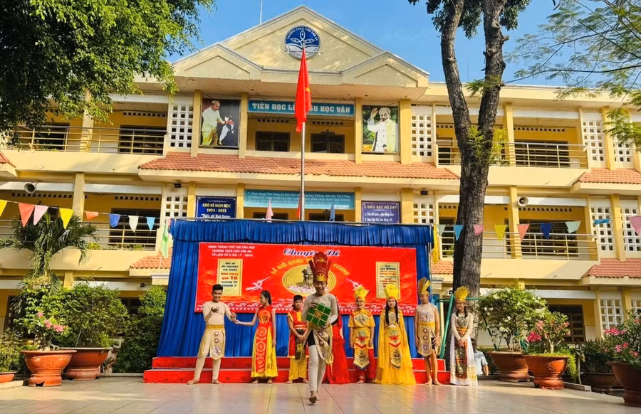 da-dang-hoat-dong-giao-duc-ve-nguon2.jpg