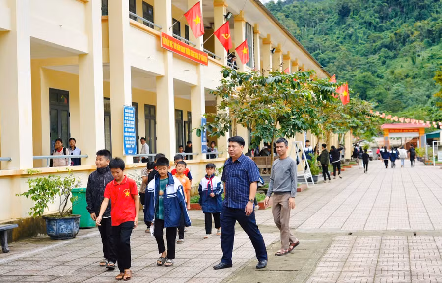 giai-bai-toan-ban-tru-cho-hoc-sinh-vung-kho-4.jpg