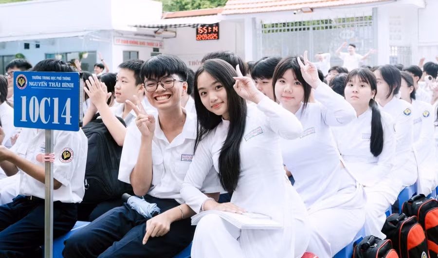 genz-cham-vao-di-san-1.jpg