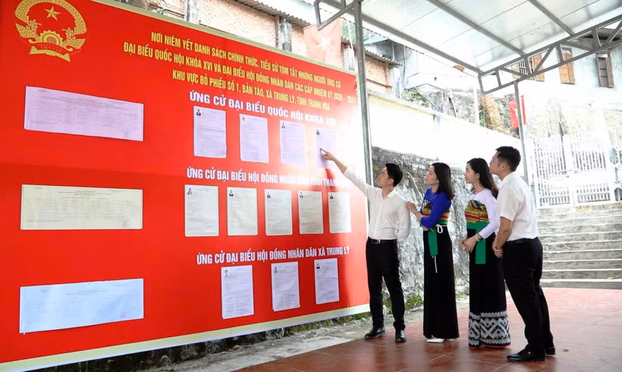 hieu-truong-vung-bien-bang-rung-tuyen-truyen-bau-cu-3.jpg