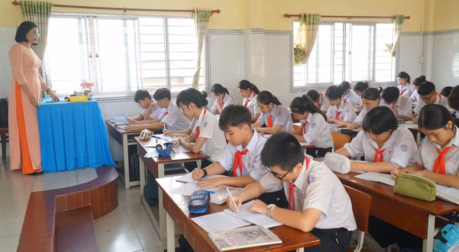 tang-toc-on-tap-huong-nghiep-cho-hoc-sinh-lop-9-2.jpg