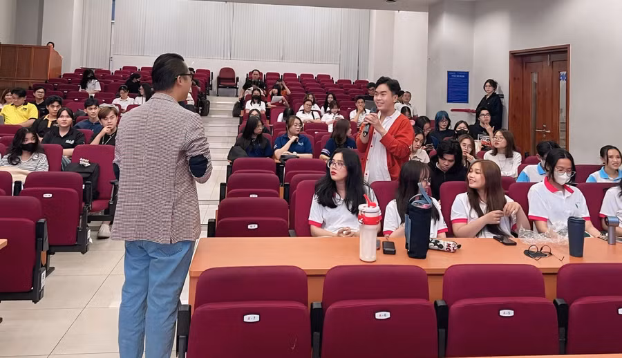 Buổi định hướng chiến lược hoạt động của hơn 70 câu lạc bộ sinh viên tại Trường Đại học Mở TP Hồ Chí Minh. Ảnh minh họa: NVCC