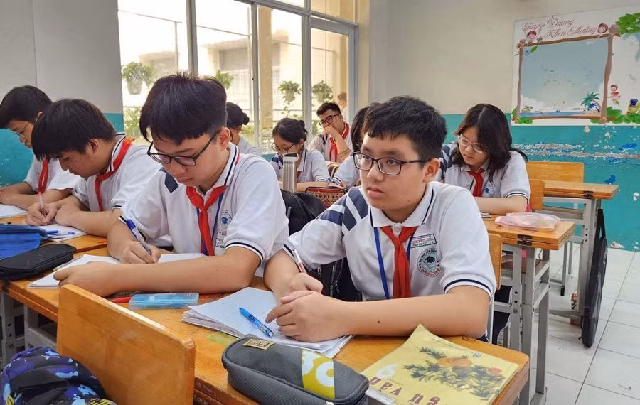dot-pha-trong-phat-trien-chinh-sach-ve-sach-giao-khoa6.jpg