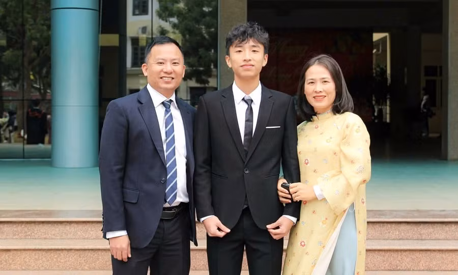 hoc-sinh-gianh-hoc-bong-ba-truong-dai-hoc-danh-tieng-cua-my3.jpg