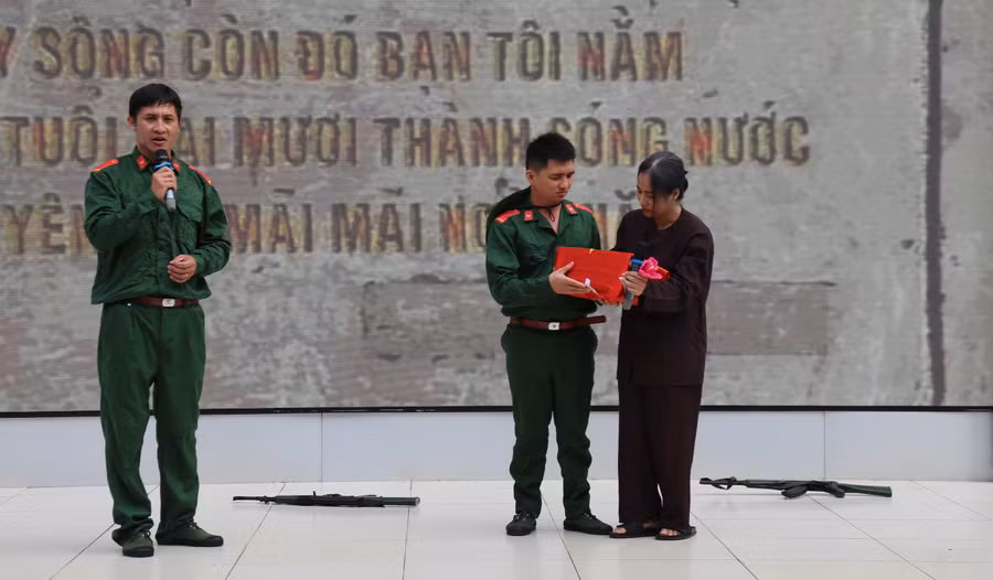 gieo-long-yeu-nuoc-tu-tri-an-va-trai-nghiem-lich-su5.jpg