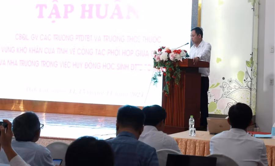 di-tung-ngo-go-tung-nha-ngan-hoc-sinh-bo-hoc.jpg