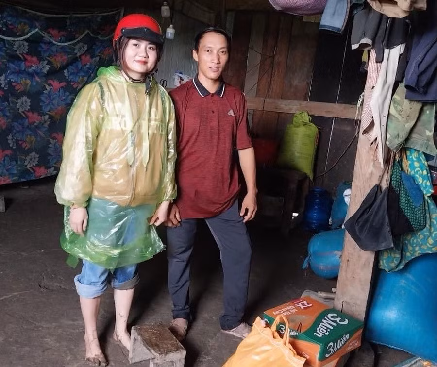 co giao nuoi uoc mo den truong cho hoc tro ngheo (2).JPG