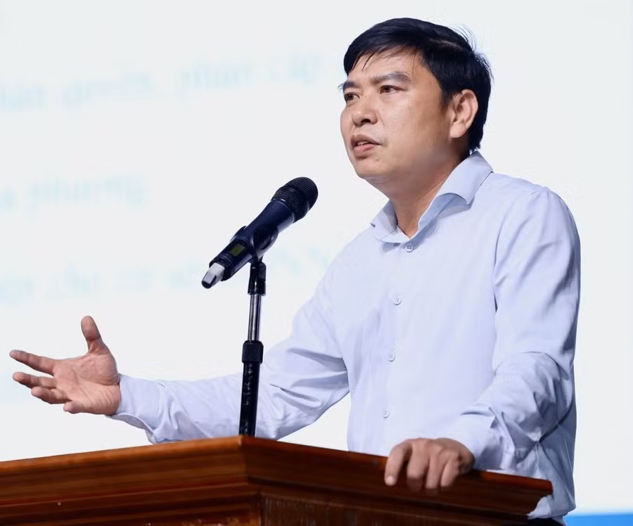 tuyen-sinh-gan-lien-tuyen-dung-1.jpg