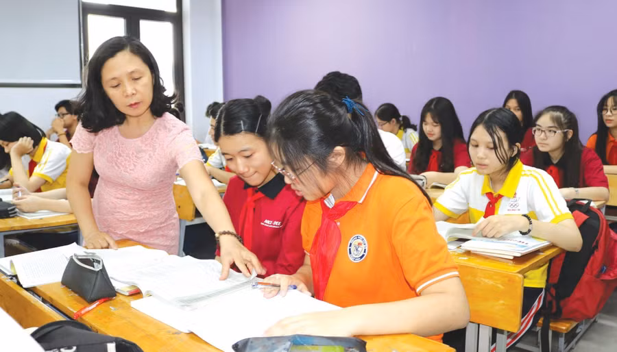 day-them-hoc-them-ngoai-nha-truong2.jpg