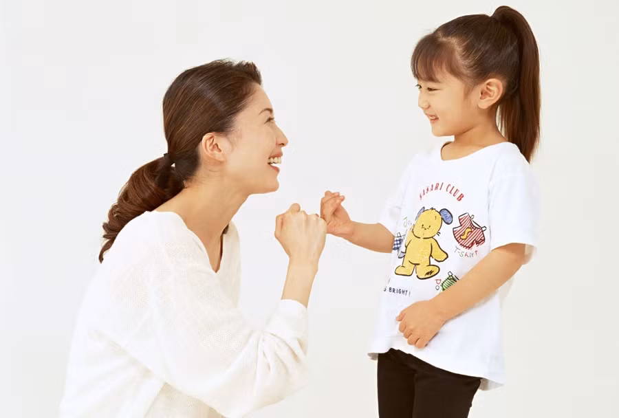 Theo các chuyên gia, trẻ dưới 12 tuổi chưa thể hiểu và nhận ra lỗi sai cho dù cha mẹ cố giải thích, đánh, mắng, hoặc ép phải nhận lỗi. Ảnh minh họa 