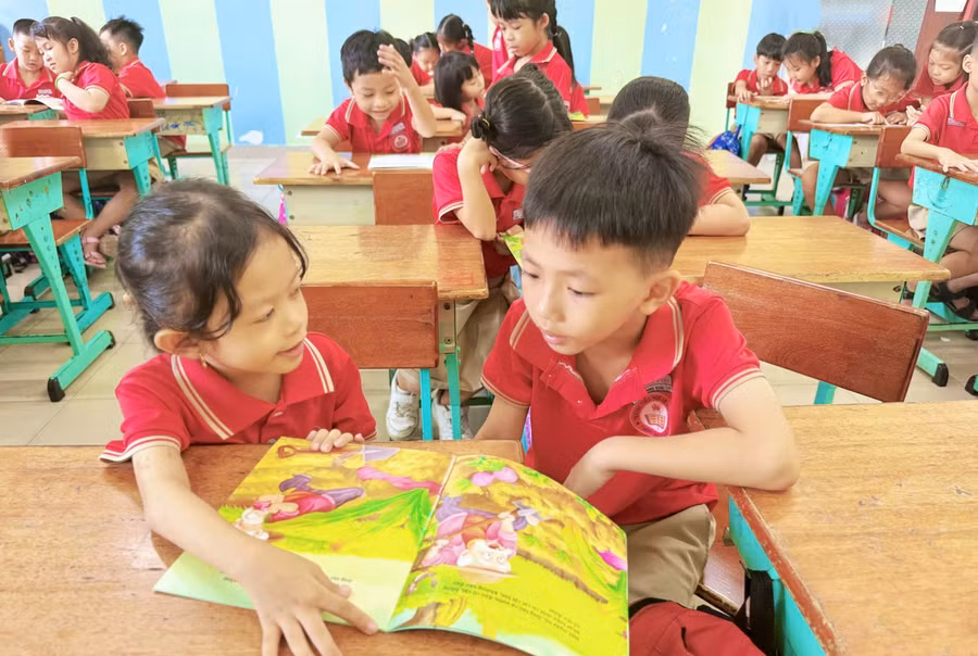 Hoạt động đọc sách của học sinh Trường Tiểu học Lê Văn Việt (phường Tăng Nhơn Phú). Ảnh: TV