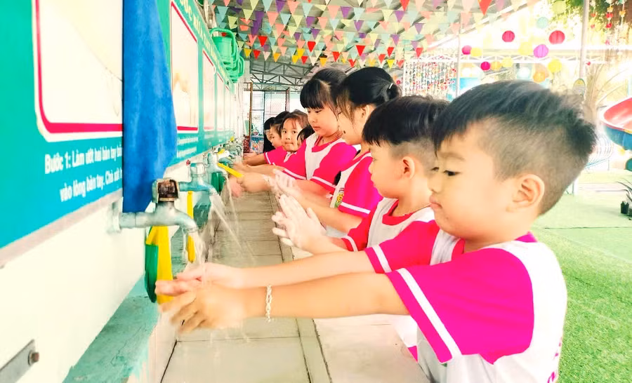 nhieu-giai-phap-bao-dam-suc-khoe-hoc-sinh-2.jpg