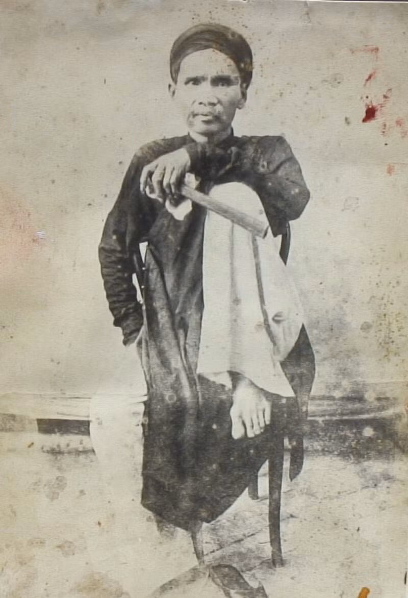 vi-dai-khoa-danh-ca-doi-chan-hung-giao-duc-2.jpg