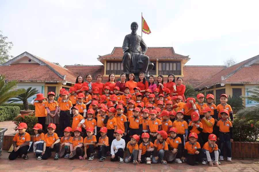 lan-toa-truyen-kieu-trong-hoc-duong-1.jpg