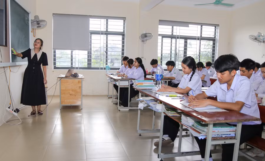 gieo-mam-tri-thuc-vun-dap-tinh-huu-nghi-viet-lao-2.jpg