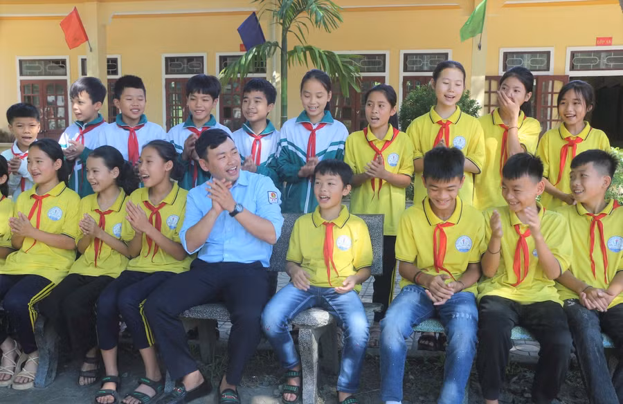 ron-rang-hoat-dong-trai-nghiem-sau-gio-hoc-4.jpg