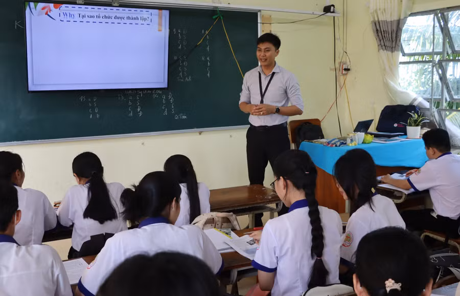 Một tiết học Lịch sử tại Trường THPT Định Thành (Bạc Liêu). Ảnh: Q.M