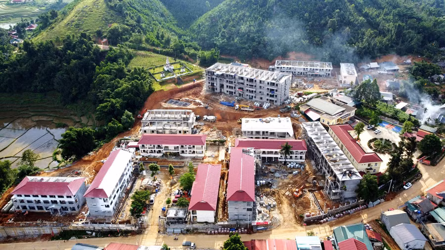 Công trình Trường Nội trú liên cấp Yên Khương (Thanh Hóa) đang được gấp rút hoàn thiện.