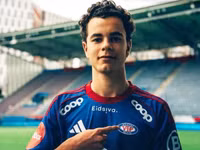 Rajkovic lọt tầm ngắm của Man United.