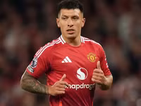 Lisandro Martinez của MU lọt tầm ngắm của Barca.