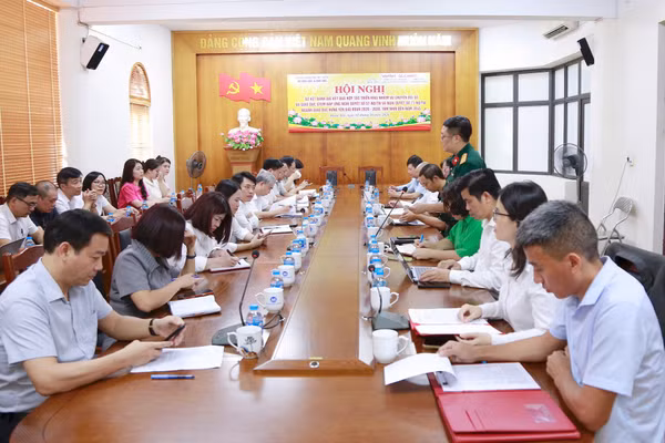 Quang cảnh hội nghị.