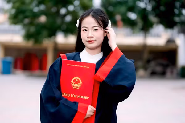 Nữ sinh đạt điểm 10 môn Giáo dục kinh tế và pháp luật nuôi ước mơ làm cô giáo