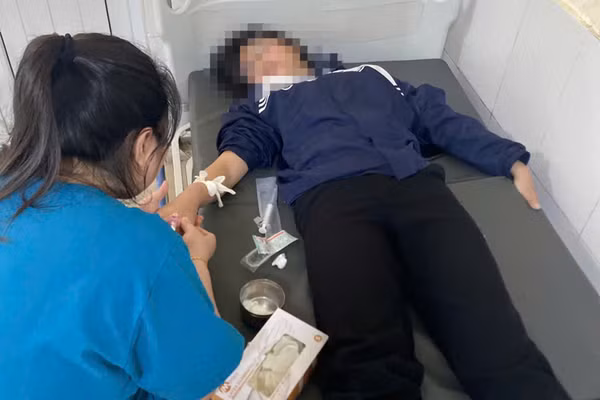 Sở GD&ĐT tỉnh Hưng Yên yêu cầu các đơn vị liên quan báo cáo trước 15h30 ngày 18/3.