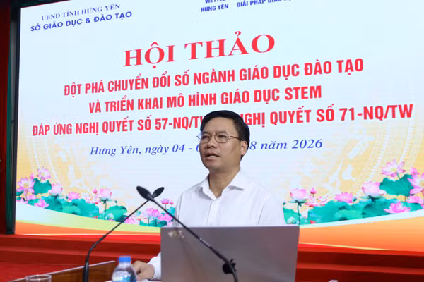 Ông Đỗ Minh Trí – Phó Giám đốc Sở GD&ĐT tỉnh Hưng Yên phát biểu tại hội thảo. Ảnh: Đinh Chiến