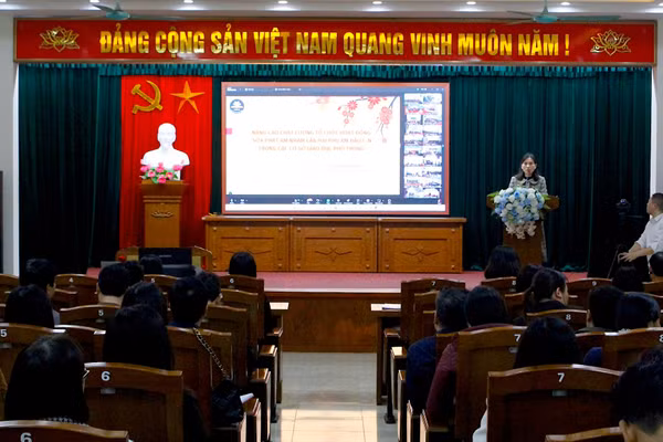 Hội nghị được tổ chức trực tiếp tại Sở GD&ĐT tỉnh Hưng Yên và kết nối trực tiếp đến 216 điểm cầu.