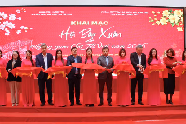 Khai mạc Hội báo Xuân và không gian Chợ Tết Việt năm 2026
