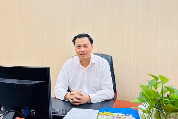 Tiến sĩ Đặng Nguyên Mạnh - Hiệu trưởng Trường CĐ Hưng Yên.