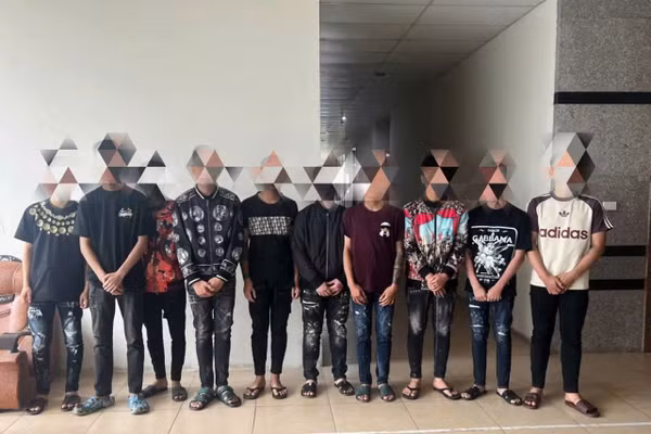Các đối tượng tại cơ quan Công an. Ảnh: Công an tỉnh Hưng Yên