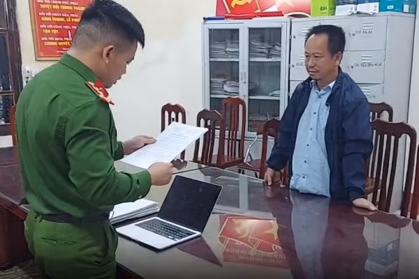 Lê Duy Dương tại cơ quan công an. Ảnh: Công an tỉnh Hưng Yên.