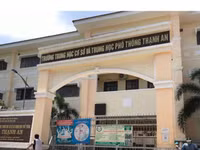Cổng Trường THCS-THPT Thạnh An (xã Thạnh An, TPHCM)