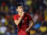 van-hau-chinh-thuc-di-vao-lich-su-bong-da-viet-nam1590538769.jpg