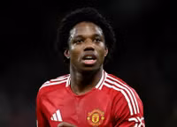 cdn-imgthethao247vn-origin-842x0-storage-files-camhm-2025-01-18-man-united-lb-tyrell-malacia-678b92e864d68.jpg