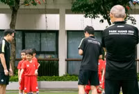hlv-park-dao-tao-bong-da-tre.jpg