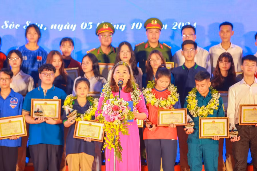 tran-thuy-6120-9514.jpg