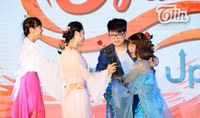 Nam sinh trường Báo giả gái cực ngọt đêm nhạc kịch Sóng trẻ Festival ảnh 12