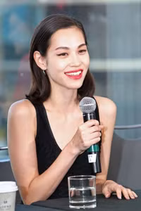 Tình cũ G-Dragon - Kiko Mizuhara với vẻ đẹp thanh tú xếp ở vị trí 25.