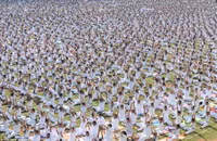 Ấn Độ: 5.000 học sinh và giáo viên cùng tập Yoga ảnh 5