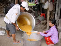 Nghề "độc": "Ăn cơm dưới đất, làm việc trên trời” ảnh 12 Nghề "độc": "Ăn cơm dưới đất, làm việc trên trời” ảnh 12