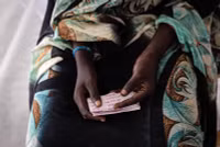 Chùm ảnh phụ nữ Sudan hết hy vọng trong trại tị nạn ở Chad