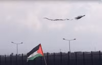 Hình ảnh những cánh diều trên bầu trời Gaza