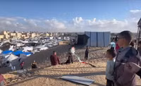 Hình ảnh những cánh diều trên bầu trời Gaza